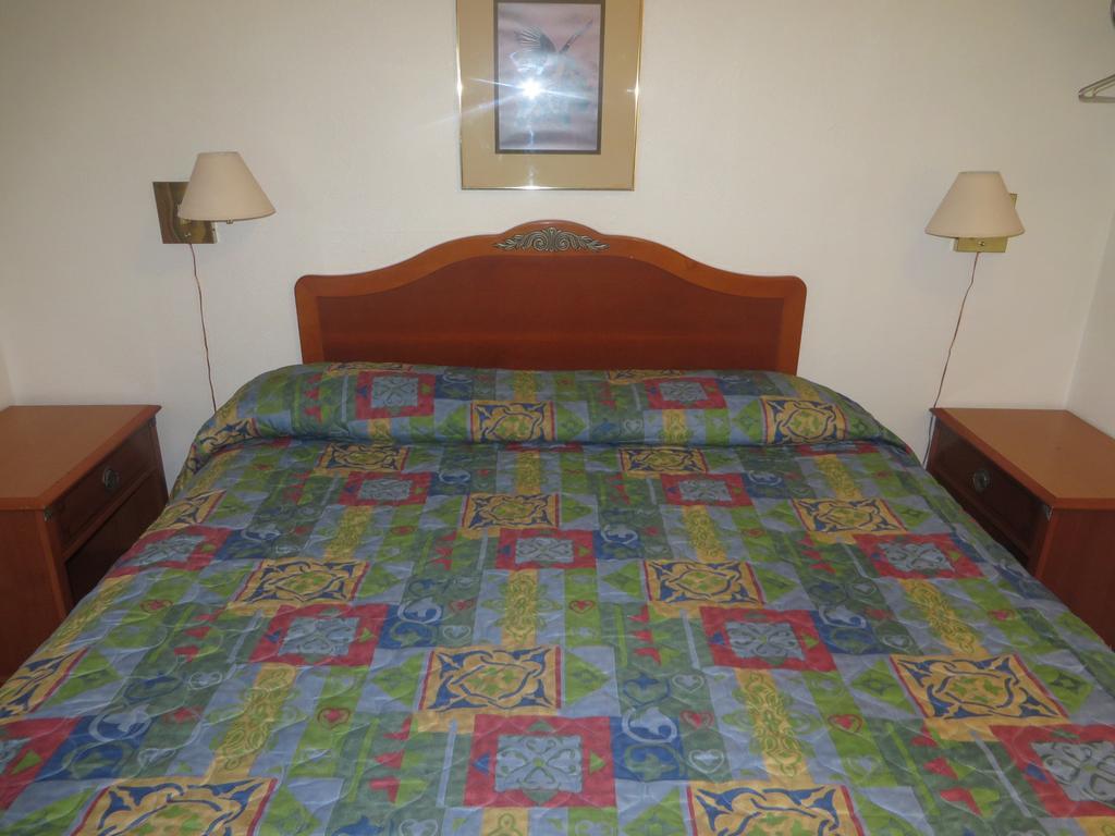 Best Budget Inn Carthage Oda fotoğraf