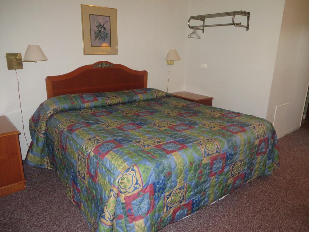 Best Budget Inn Carthage Oda fotoğraf